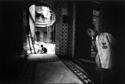 Kolkata_JungeHausflur_Maiwind.jpg